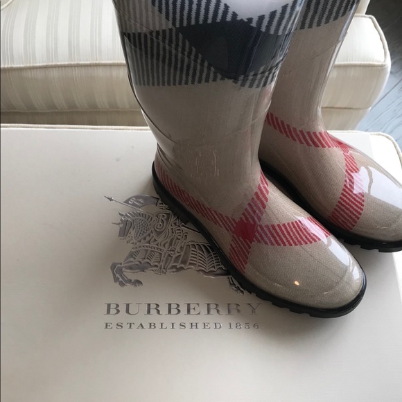 Burberry rain boots - Picture 4 of 4